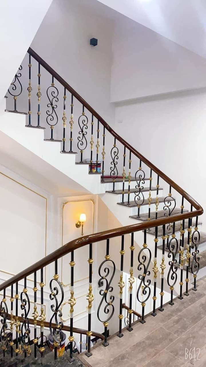 Tôi cho thuê nhà mới, căn góc, 93m2_ 5T; vỉa hè, Hoàng Quốc Việt-30 Tr - Ảnh 1